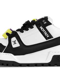 Trainer Black