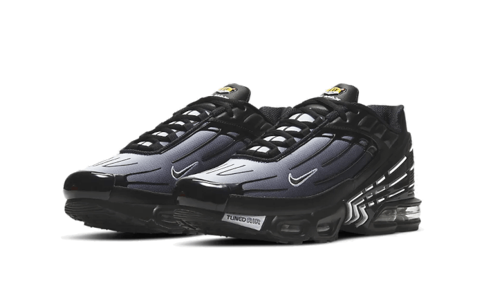 AirMaxPlus3BlackWhite1_800x.png