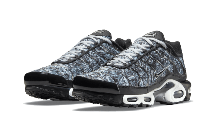 Nike-Air-Max-Plus-Dark-Smoke-Grey-DO6384-001-1_800x.png