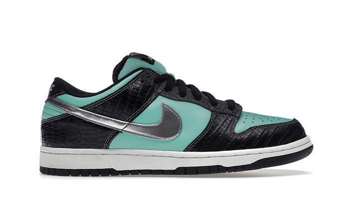 Nike-SB-Dunk-LowDiamond-Supply-Co.-Aqua-Blue-1.jpg
