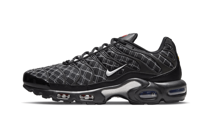 nike-air-max-plus-france-wethenew-1_1_800x.png