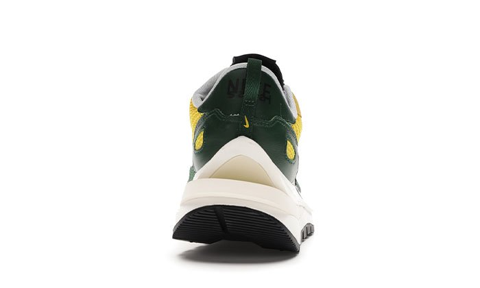 nike-vaporwaffle-sacai-tour-4.jpg